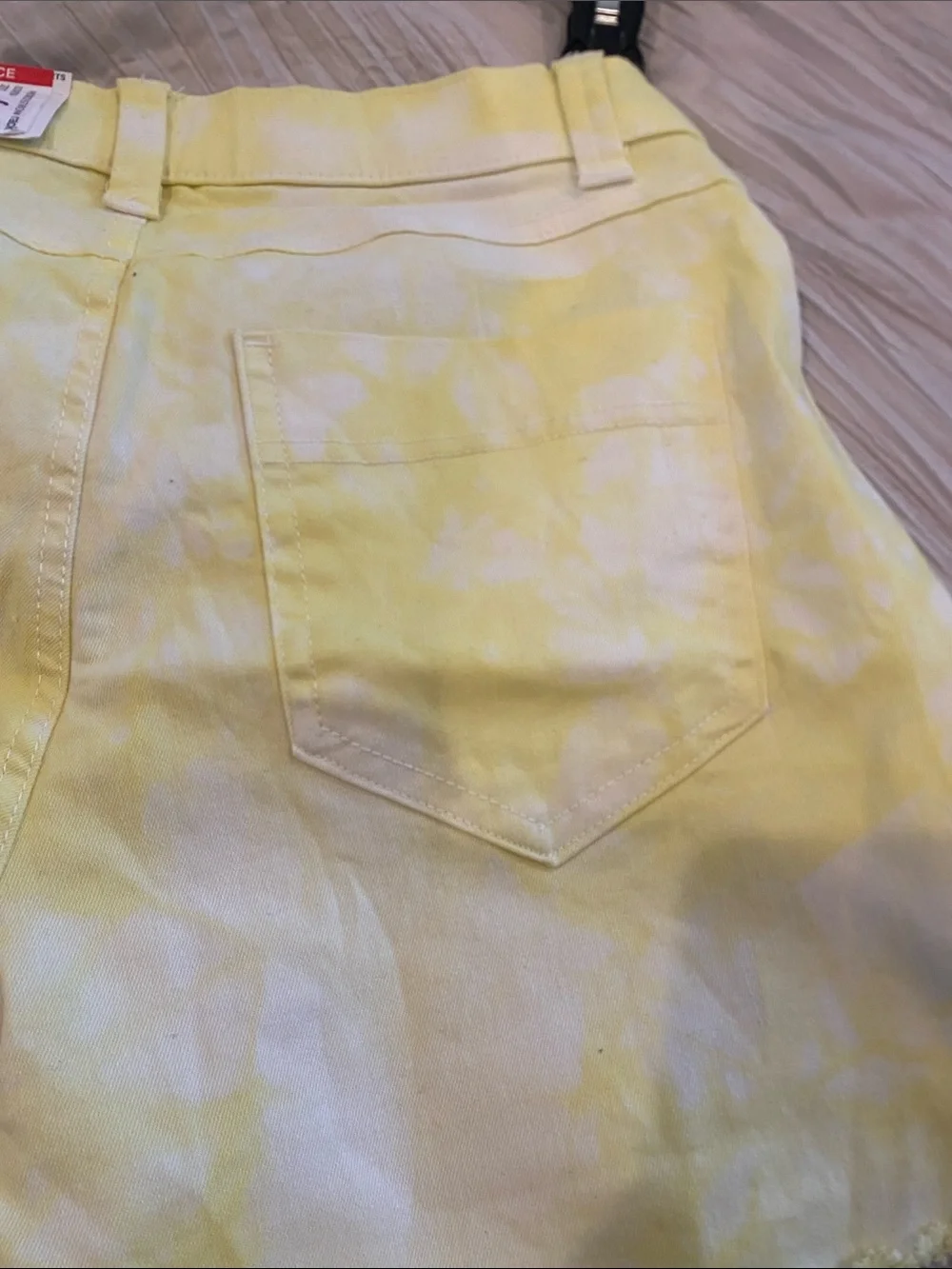 Hue pull on denim shorts